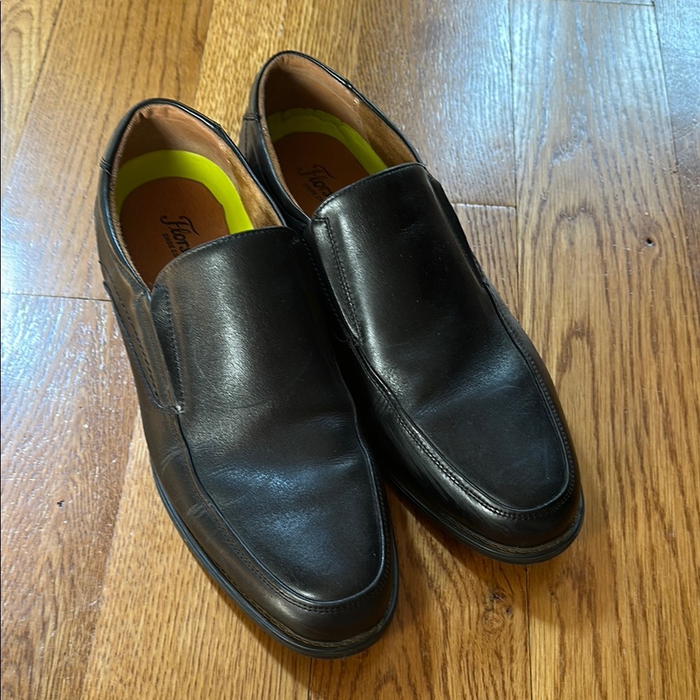 Florsheim Black Leather Loafers Classic Slip-On Design